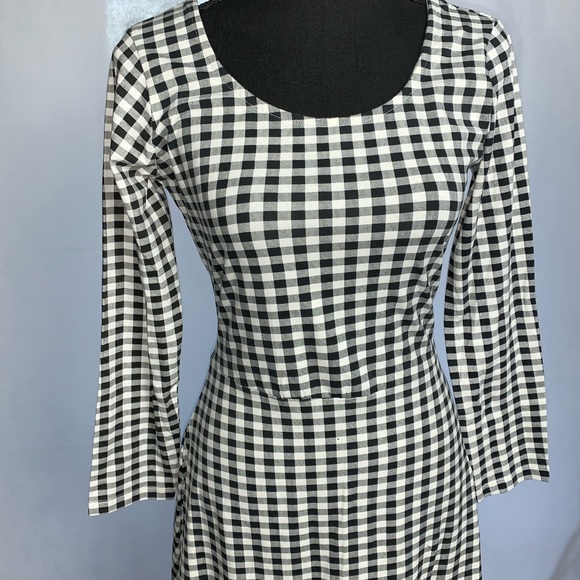 Zaful Dresses & Skirts - White Cream & Black Gingham Dress